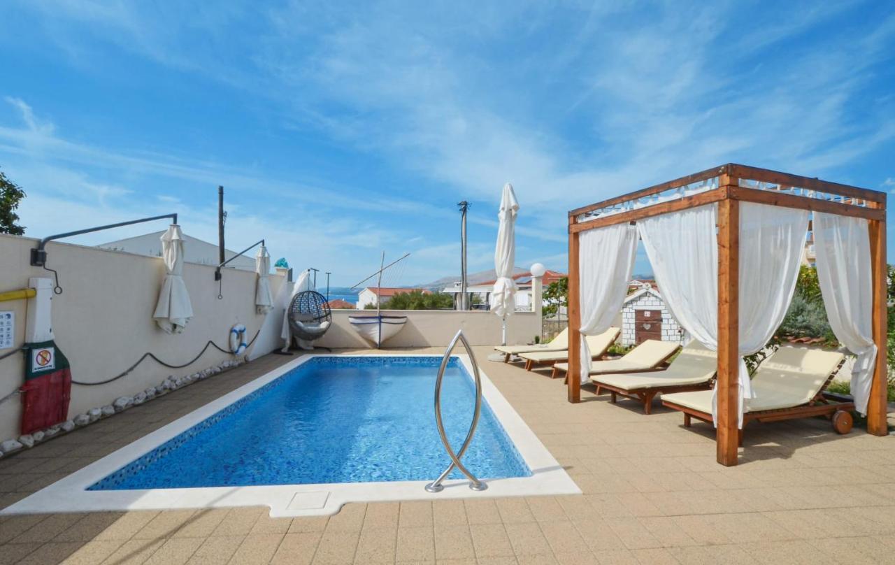 Apartments Santo Trogir - Okrug Gornji Exterior foto